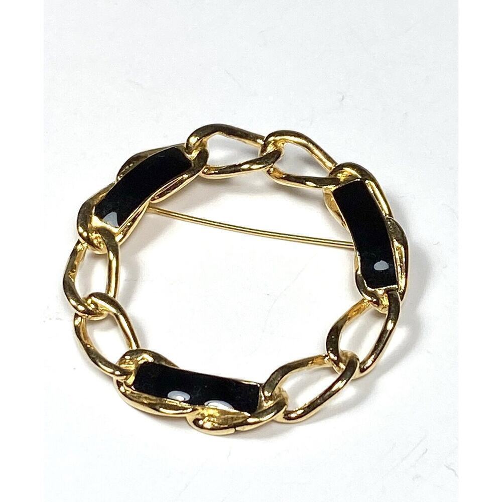 MONET Brooch Circle Textured Wreath Black Enamel Gold Tone Pin Vintage Signed